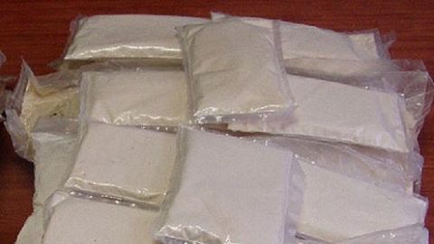 Больше 11 кг «синтетики» обнаружили наркополицейские Югры в сточной трубе