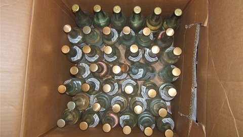 В Сургуте у бизнесмена изъяли 5,5 тыс. бутылок алкоголя с признаками контрафактности