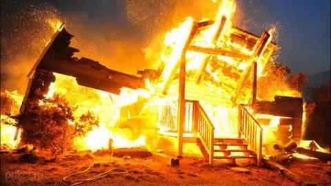 Лесной пожар в Сибири уничтожил 22 дома