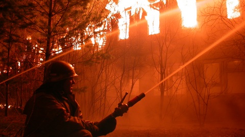В Югре при пожаре в жилом доме погибли 3 человека