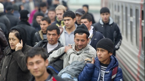 Въезжающих на территорию РФ граждан Таджикистана обязали иметь загранпаспорт 