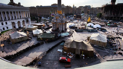 На Майдане снова разгораются конфликты: неизвестные лица открыли стрельбу