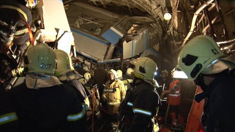 Число погибших в аварии в метро растет, в СК заявляют — это не теракт