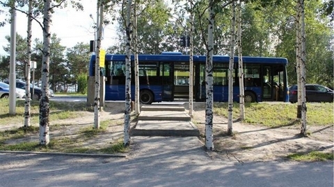 В Сургуте автобус проскочил на «красный» и сбил 6-летнюю девочку
