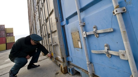100 тонн сосисок и курятины из США пытались ввезти в Россию, несмотря на эмбарго