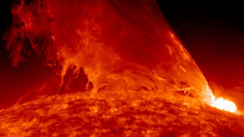 Крупнейшая за два года вспышка зафиксирована на Солнце