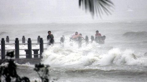 Срочно!Клиенты «Южного креста» в Китае бьют тревогу: на Хайнань надвигается тайфун, не все россияне эвакуированы