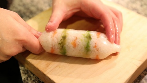 В Японии предложили готовить еду  с помощью...презервативов