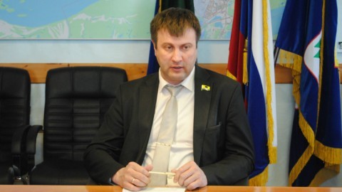 Дума Нефтеюганска приняла отставку главы города