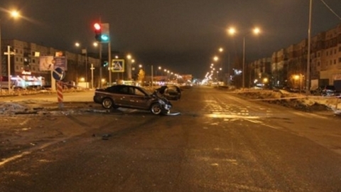 Смертельное ДТП в Сургуте: Daewoo Nexia и Mazda столкнулись на перекрестке
