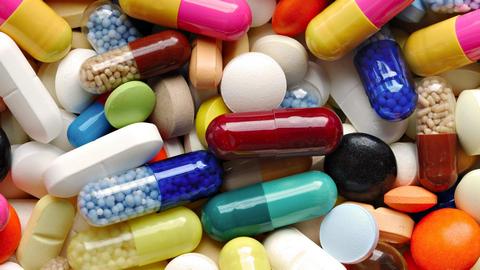 С аспирина-на зверобой? В России подорожали лекарства: цены будут расти еще, обещают производители