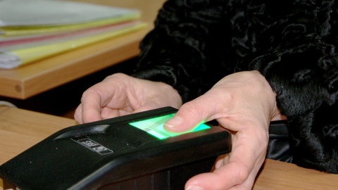 Биометрические загранпаспорта начали выдавать в Югре. Желающих «снять пальчики» уже 3 тысячи