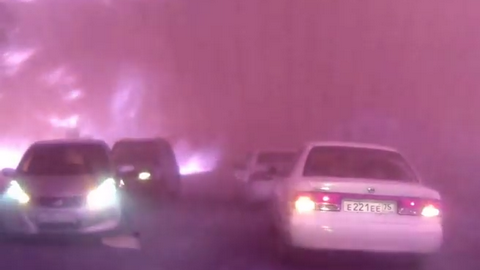 «Пробка в аду». Видео с автомобильным затором под Читой во время пожара бьет рекорды просмотра