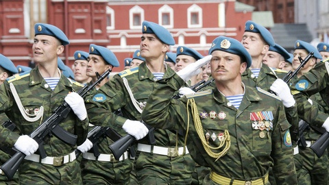 Армия «на коне». Россияне все больше верят в Вооруженные силы и хотят отправить близких служить