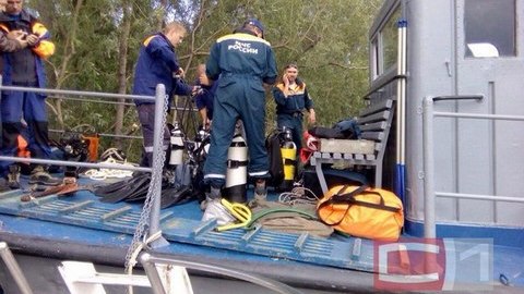 Топливный бак пропавшего МИ-8 обнаружили спасатели во время поисковых работ