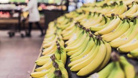 Первыми подорожали бананы. Из-за валютных колебаний они резко выросли в цене