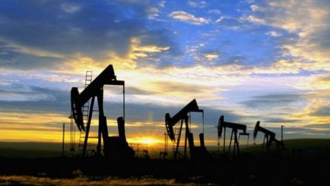 Нефтяники, которым хотят повысить налоги, предлагают взять деньги у газовиков