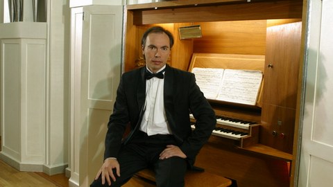 Три века истории музыки и новейшие технологии. Владислав Муртазин даст в Сургуте органный концерт 