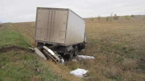 Жуткое ДТП в Оренбуржье: грузовик переехал иномарку, шестеро погибли. ФОТО