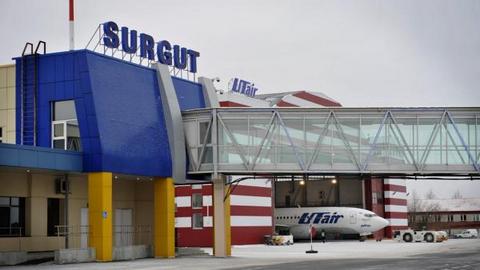 Boeing 737 авиакомпании «ЮТэйр» экстренно сел в Сургуте. На борту находилось больше сотни пассажиров