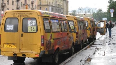 Один за всех и все за одного. В Екатеринбурге пассажиры устроили бойкот водителю, оскорбившему девушку. ВИДЕО