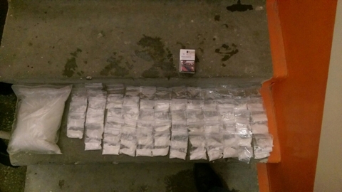 В Сургуте полицейские изъяли две крупные партии наркотиков: в машине нашли почти 2 кг «синтетики», в гараже - марихуану