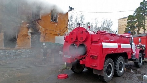 Трое детей погибли при пожаре в Красноярском крае. Горела деревянная двухэтажка