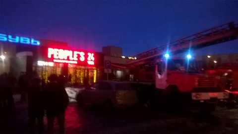 Пожар в здании рынка «Центрального» - загорелась вытяжка бара «People». ВИДЕО