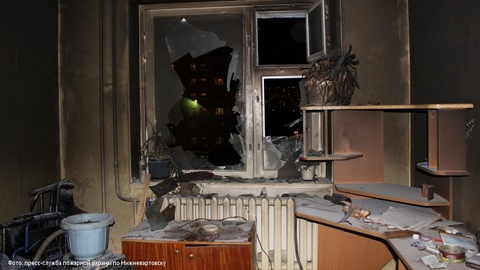 Успели спасти. Пожарные в Нижневартовске вытащили мужчину из горящей квартиры