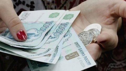 Сегодня Госдума примет решение о повышении МРОТ до 7,5 тысяч рублей