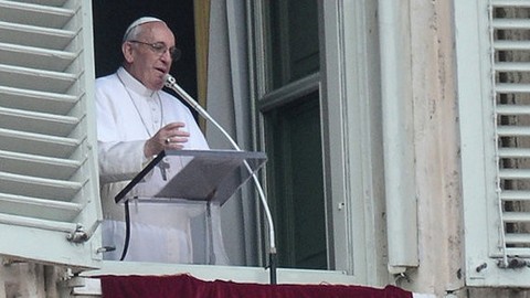 Толерантный Папа: Франциск призвал понять, простить и извиниться перед геями