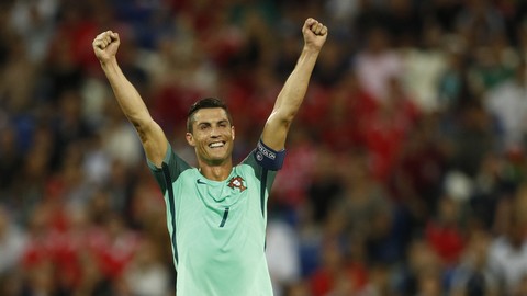 Гол и пас Криштиану Роналду вывели Португалию в финал Евро-2016