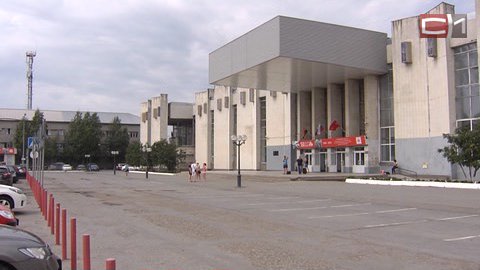От парковок до кафе: в РЖД представили властям Югры и Сургута проект реконструкции вокзала 