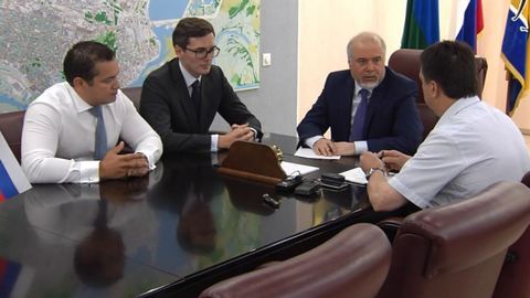 Глава города Вадим Шувалов встретился с кандидатами в депутаты Думы ХМАО-Югры