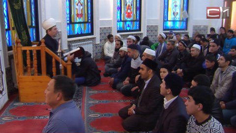 Мусульмане сегодня отмечают Курбан-байрам. Приверженцев ислама поздравил замгубернатора Югры 