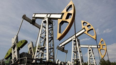 Коммерсантъ: Налог на добавленный доход для нефтяников может быть введен до конца года