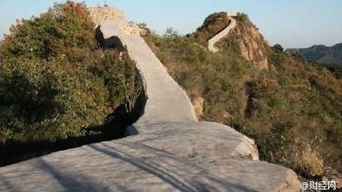 700 лет простояла, и на тебе! Великую Китайскую стену «отреставрировали», залив бетоном