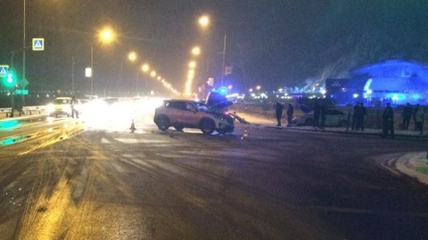 В Ханты-Мансийске по вине автоледи в ДТП пострадали взрослый и двое детей с другой машины