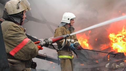 В горящем вагончике в Сургутском районе погиб мужчина. Пожар мог начаться из-за буржуйки