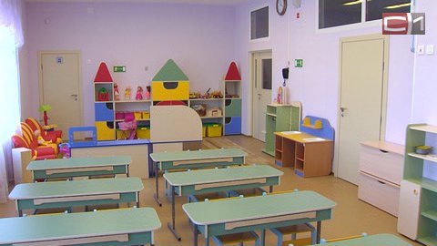 Стены есть, и ладно. Экс-глава администрации Пыть-Яха подписала акт приемки детсада без мебели и инвентаря