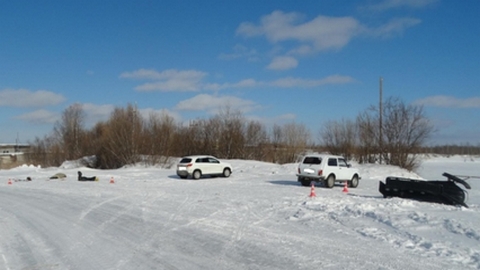 В Нефтеюганске перевернулся снегоход - водитель погиб. ВИДЕО