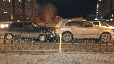 В Нижневартовске "семерка" догнала Audi Q5, пострадали два человека