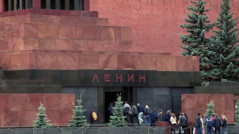 Ко Дню Рождения… В Госдуму внесли законопроект о захоронении Ленина