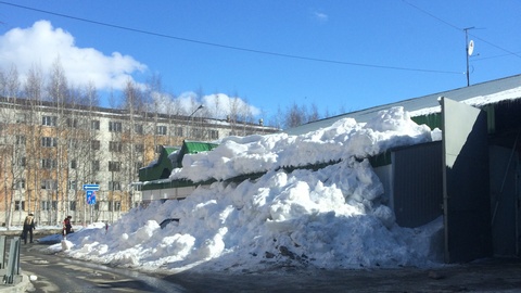 Снежные горы в Сургуте