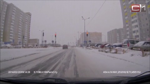 Водитель Hyundai проигнорировал запрещающий сигнал светофора