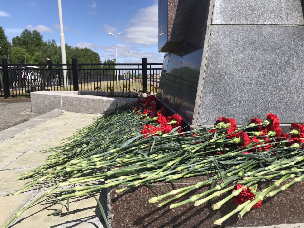 Венок на воде и гудок парохода: сургутяне почтили память не вернувшихся с  войны. ФОТО -Новости Сургута