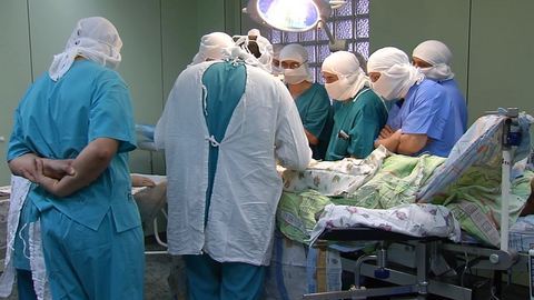 Ювелирная работа. Сургутские хирурги учатся по-новому оперировать пациентов с плоскостопием