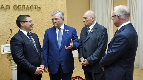 Сургутских нефтяников — лауреатов Госпремии — сегодня чествовали в Тюмени