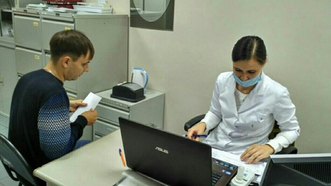 Медработники Нижневартовска объединились в борьбе с курением – провели совместную профилактическую акцию