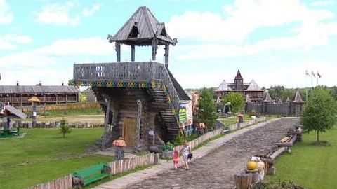 Средневековый пир, поездки на каретах или экстремальный веревочный парк. Зачем в Тобольск едут туристы со всей страны?